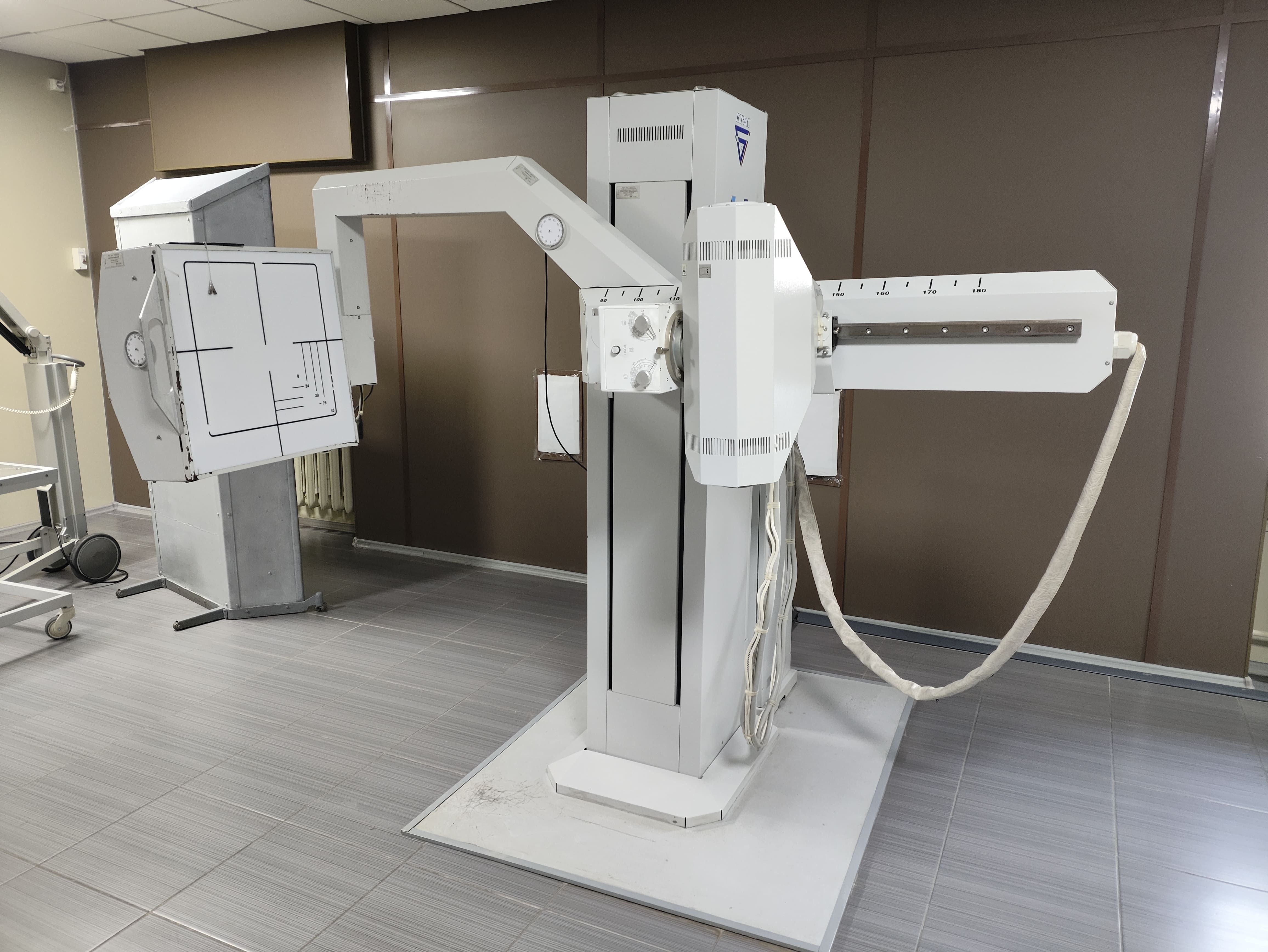 •	Цифровий апарат MEDIKS та COMPAKT